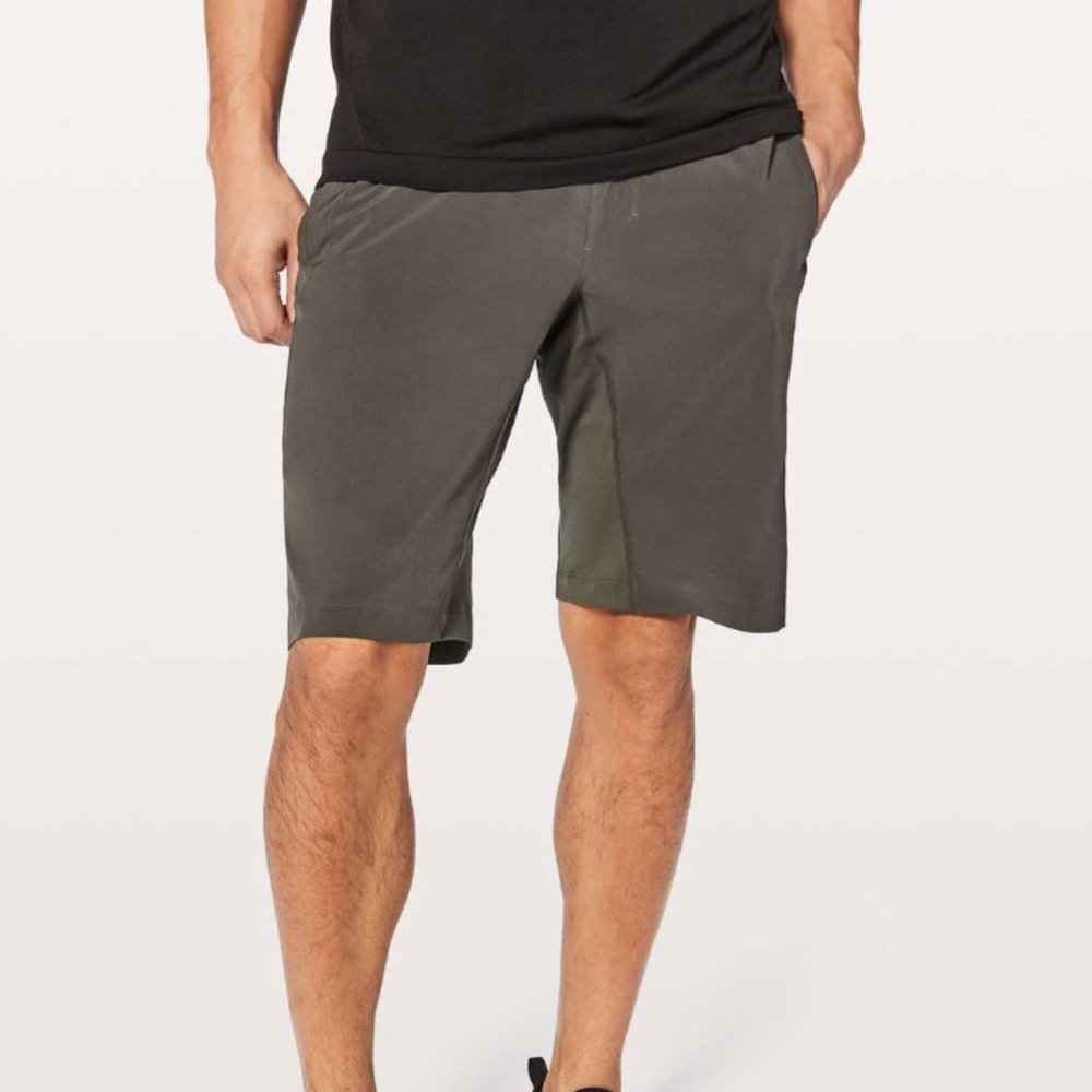 Lululemon T.H.E. Short 11" linerless in Stony.  NWT size M